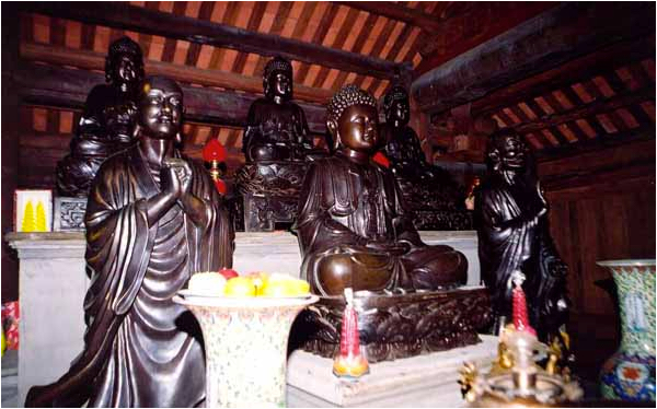 Chùa Hoa Yên - Điện Phật (1)