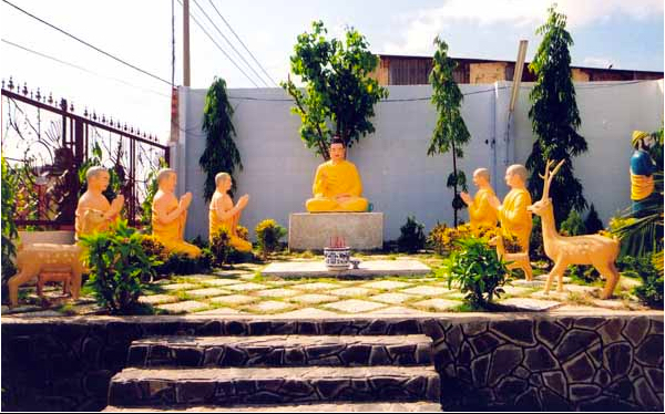 Tượng đức Phật thuyết pháp