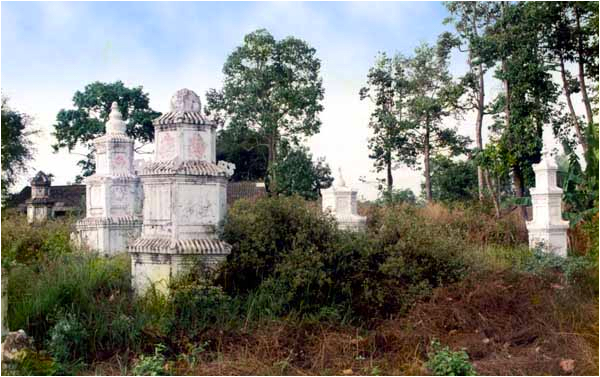 Vườn tháp mộ