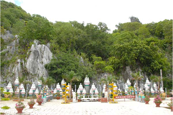 Vườn tượng Phật Dược Sư