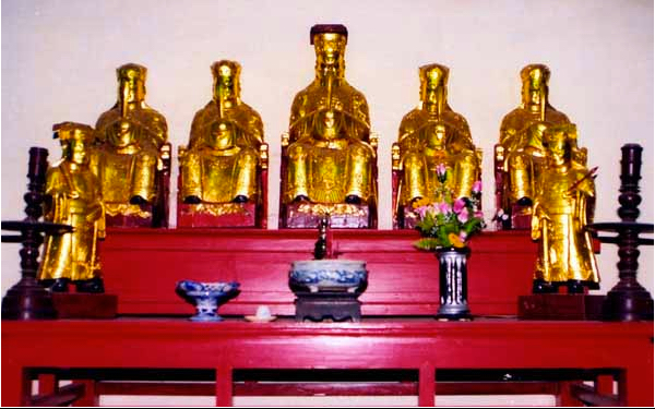 Bàn thờ Thập Điện Minh Vương 