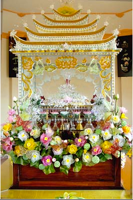 Bàn thờ Xá Lợi Phật