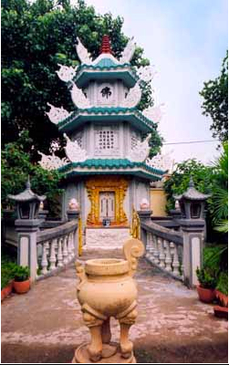 Tháp cố Hoà thượng Thích Minh Thành