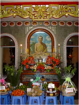 Bàn thờ tổ sư Minh Đăng Quang