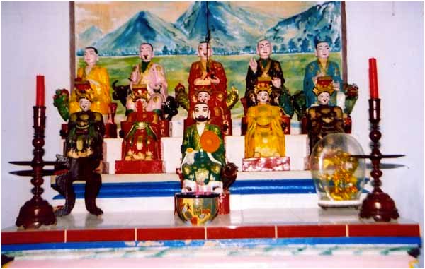 Bàn thờ La Hán và Minh Vương