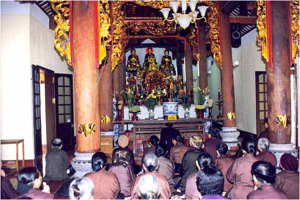 Phật tử lễ Phật