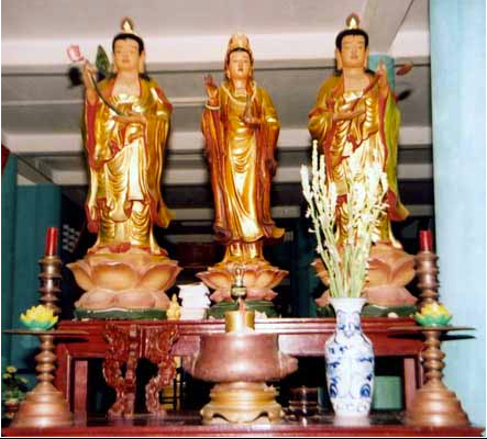 Bàn thờ 3 vị Bồ tát Quan Âm, Văn Thù, Phổ Hiền