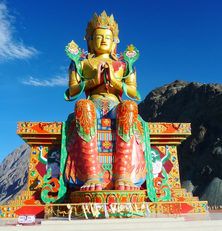 Tình Yêu Thương Phổ Khắp: Phương pháp yoga của Đức Di Lặc